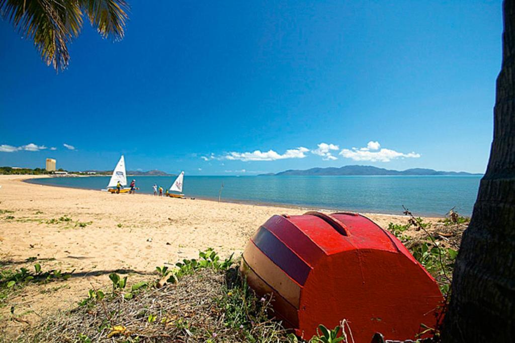 Beach House Motel Townsville Eksteriør billede